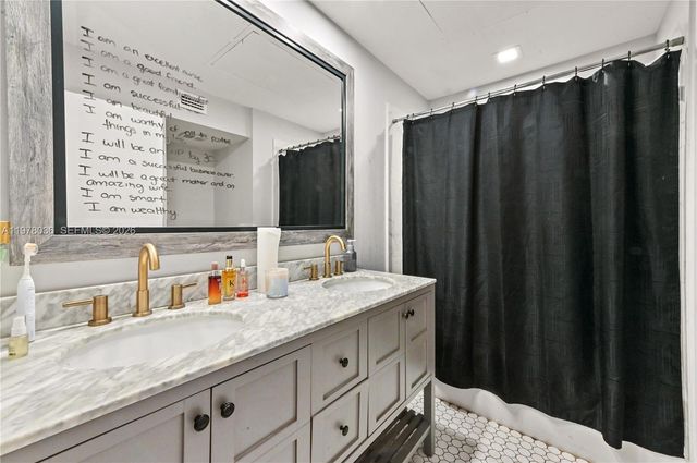 2662 NW 33rd St 2508, Oakland Park, FL 33309