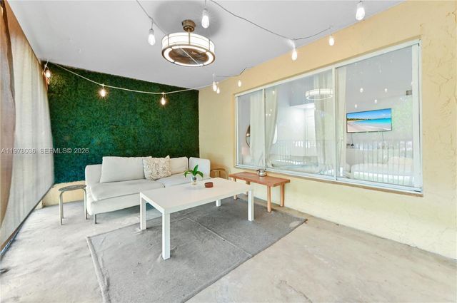 2662 NW 33rd St 2508, Oakland Park, FL 33309