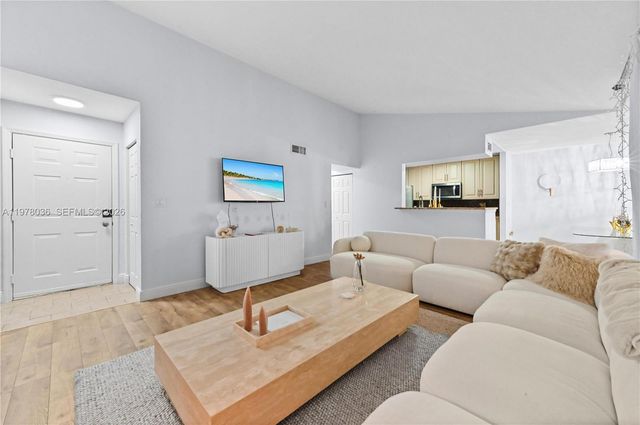 2662 NW 33rd St 2508, Oakland Park, FL 33309