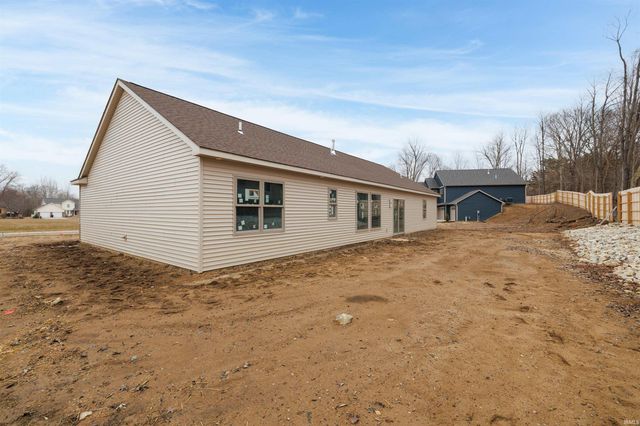 996 E Hawthorn Lane, Columbia City, IN 46725