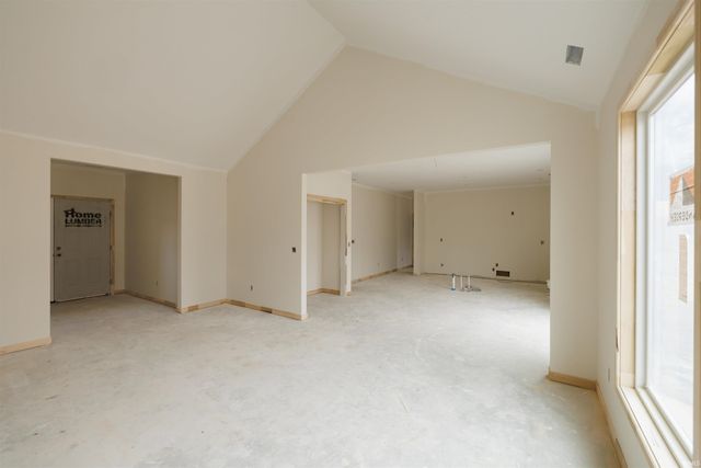 996 E Hawthorn Lane, Columbia City, IN 46725