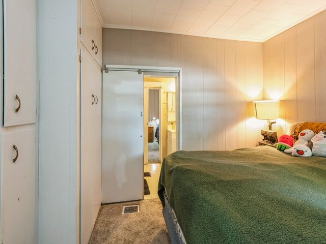 3615 Cambridge Street, Des Moines, IA 50313