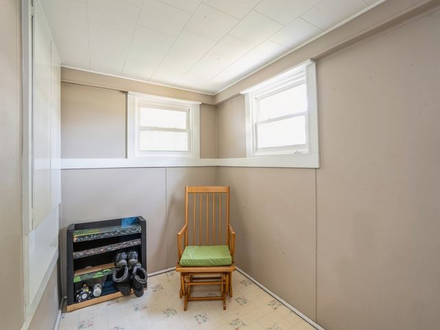 3615 Cambridge Street, Des Moines, IA 50313