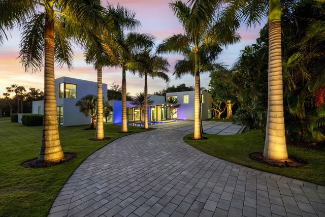 12 N Beach Road, Jupiter Island, FL 33455