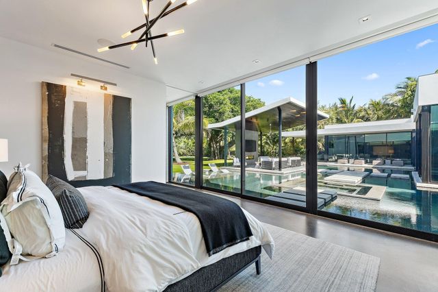 12 N Beach Road, Jupiter Island, FL 33455