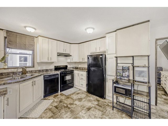 211 B St, Evans, CO 80620