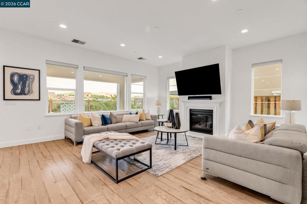 Image 11 of property listing at 6937 Atlas Peak Dr, Dublin, CA 94568