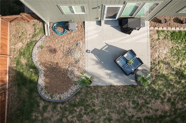104 SW Greenbriar Drive, Blue Springs, MO 64064