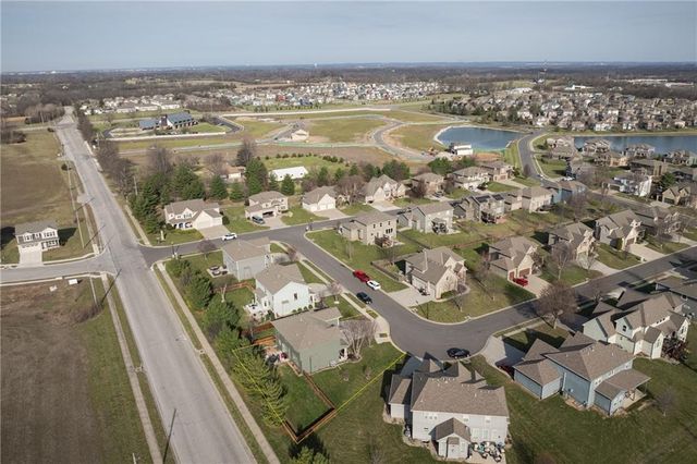 104 SW Greenbriar Drive, Blue Springs, MO 64064