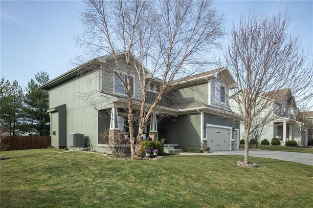 104 SW Greenbriar Drive, Blue Springs, MO 64064