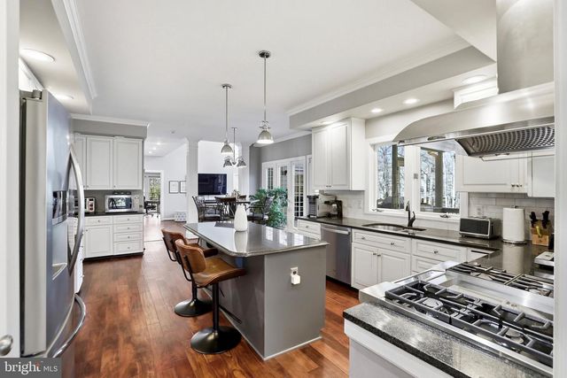 1235 TOTTENHAM CT, Reston, VA 20194