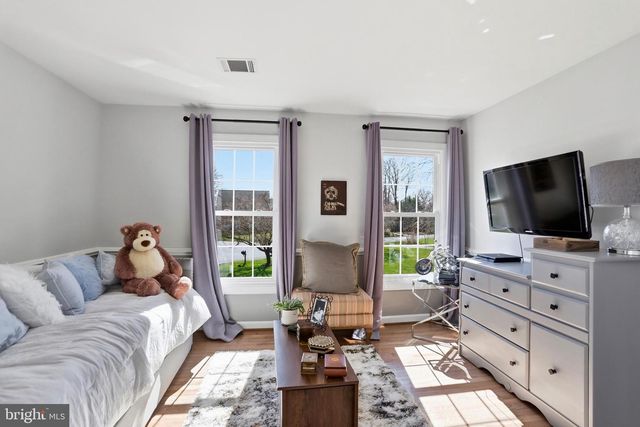 1235 TOTTENHAM CT, Reston, VA 20194