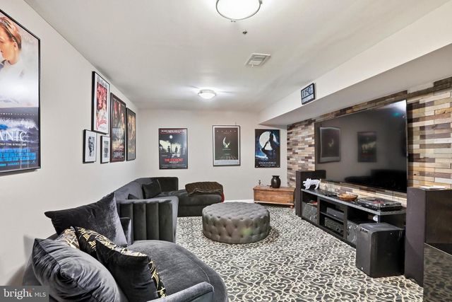 1235 TOTTENHAM CT, Reston, VA 20194