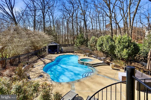 1235 TOTTENHAM CT, Reston, VA 20194