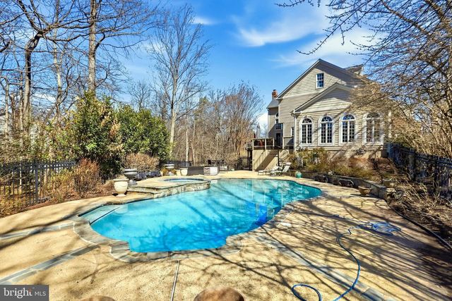 1235 TOTTENHAM CT, Reston, VA 20194