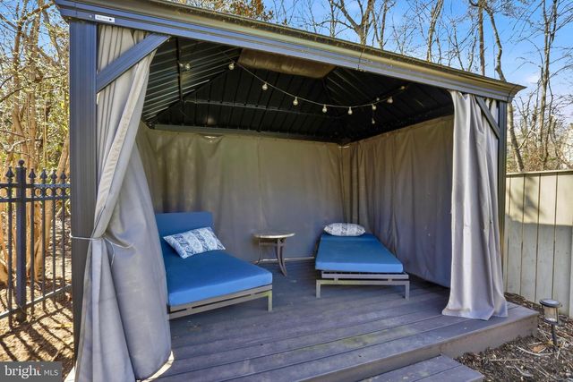 1235 TOTTENHAM CT, Reston, VA 20194