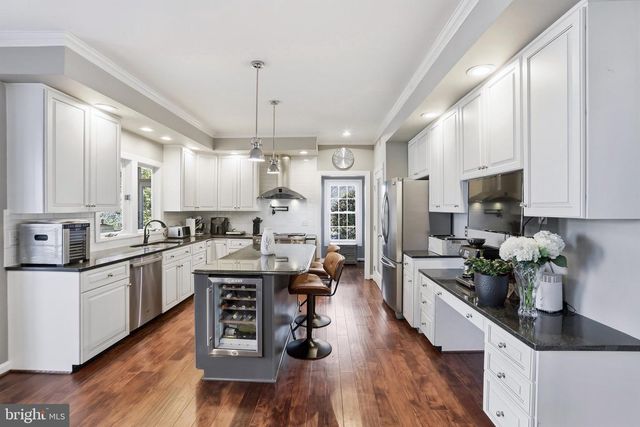 1235 TOTTENHAM CT, Reston, VA 20194