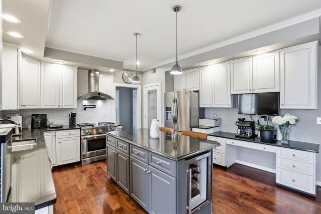 1235 TOTTENHAM CT, Reston, VA 20194