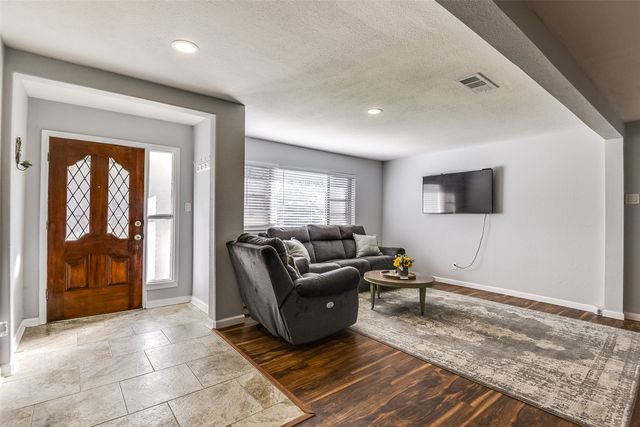 1201 Desiree Lane, Hurst, TX 76053