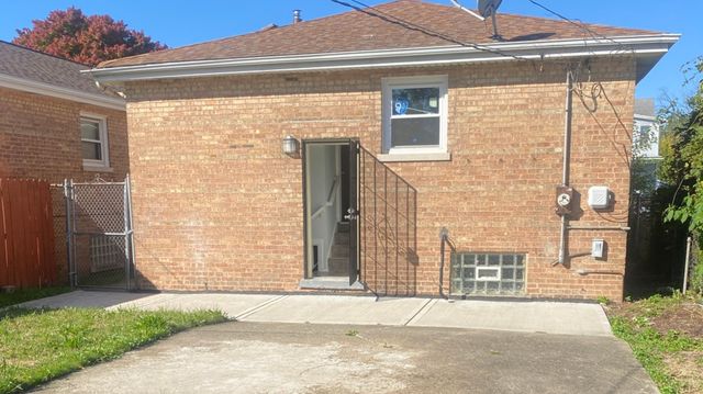 12321 S Green Street, Calumet Park, IL 60827