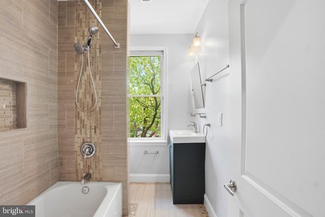 1118 CHICAGO ST SE, Washington, DC 20020