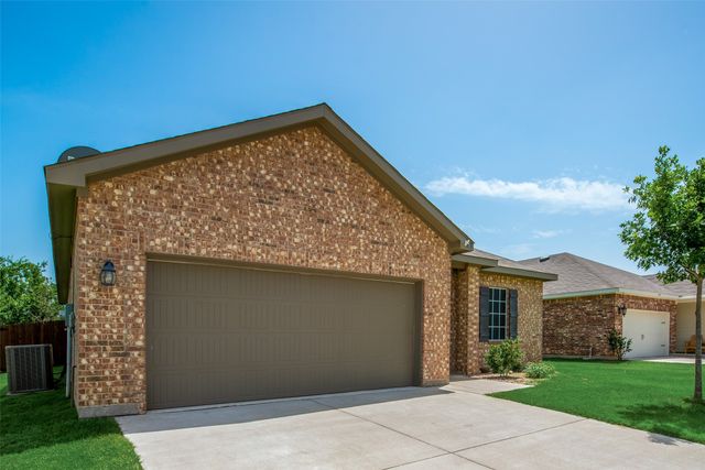 425 Waterline Drive, Crowley, TX 76036
