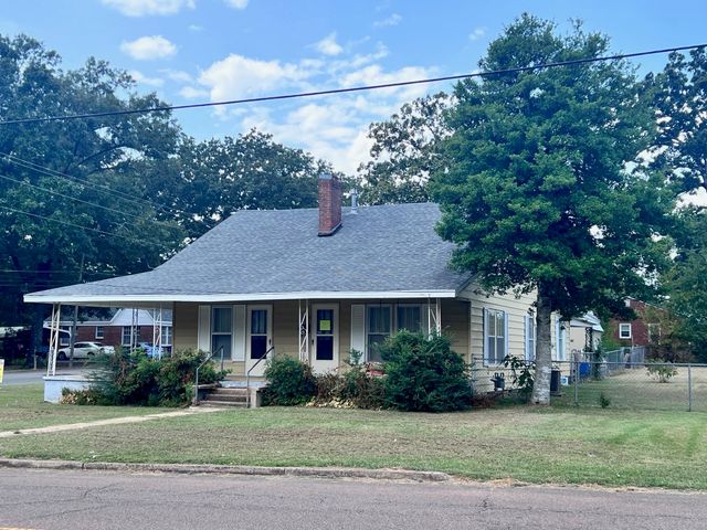 310 FAIRGROUND ST, Savannah, TN 38372