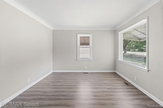 4305 Pengelly Road, Flint, MI 48507