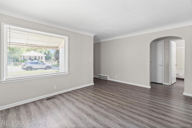 4305 Pengelly Road, Flint, MI 48507