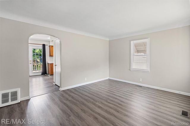 4305 Pengelly Road, Flint, MI 48507
