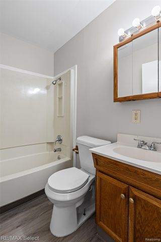 4305 Pengelly Road, Flint, MI 48507