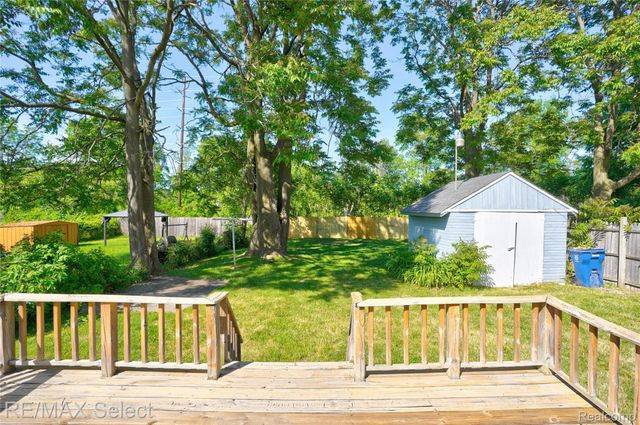 4305 Pengelly Road, Flint, MI 48507