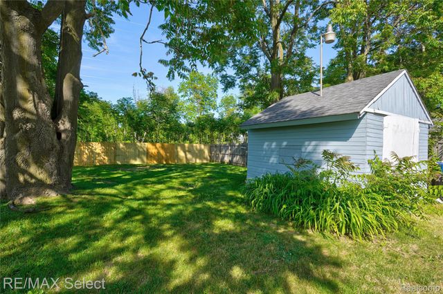 4305 Pengelly Road, Flint, MI 48507