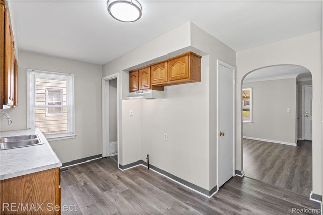 4305 Pengelly Road, Flint, MI 48507