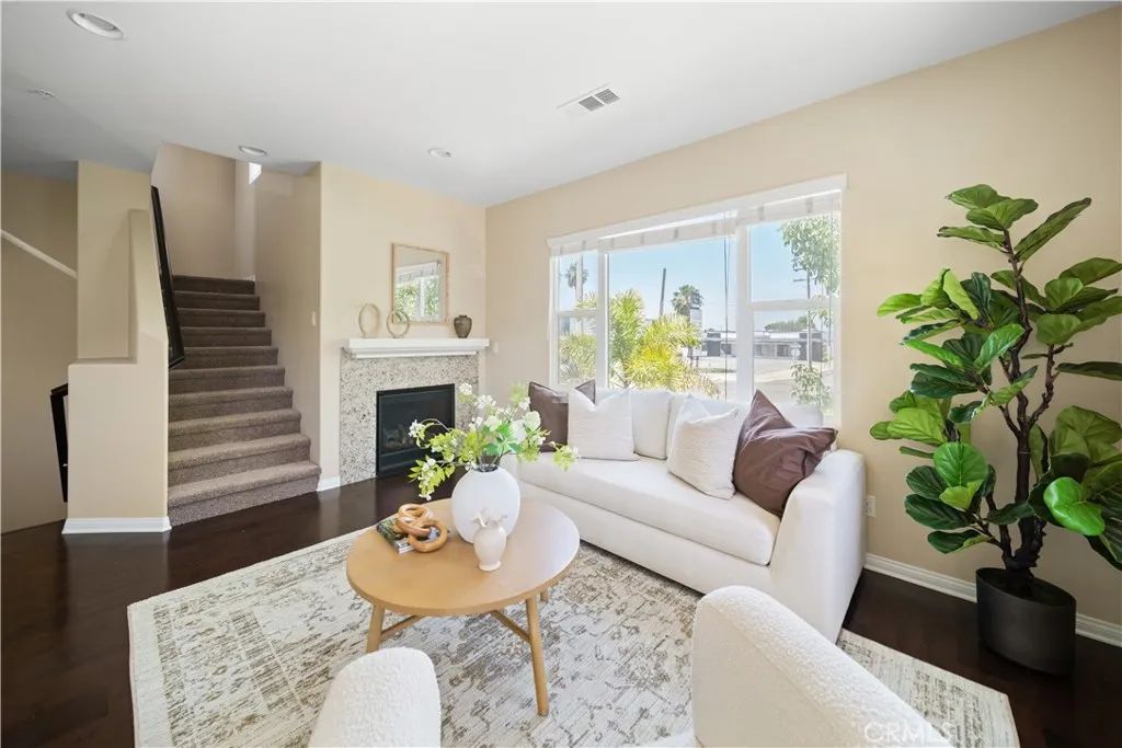 6168 Lincoln, Cypress, CA 90630