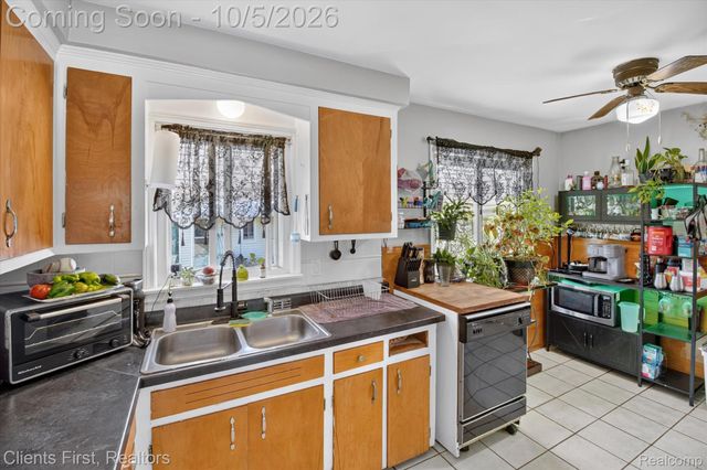 9012 Roosevelt Street, Taylor, MI 48180