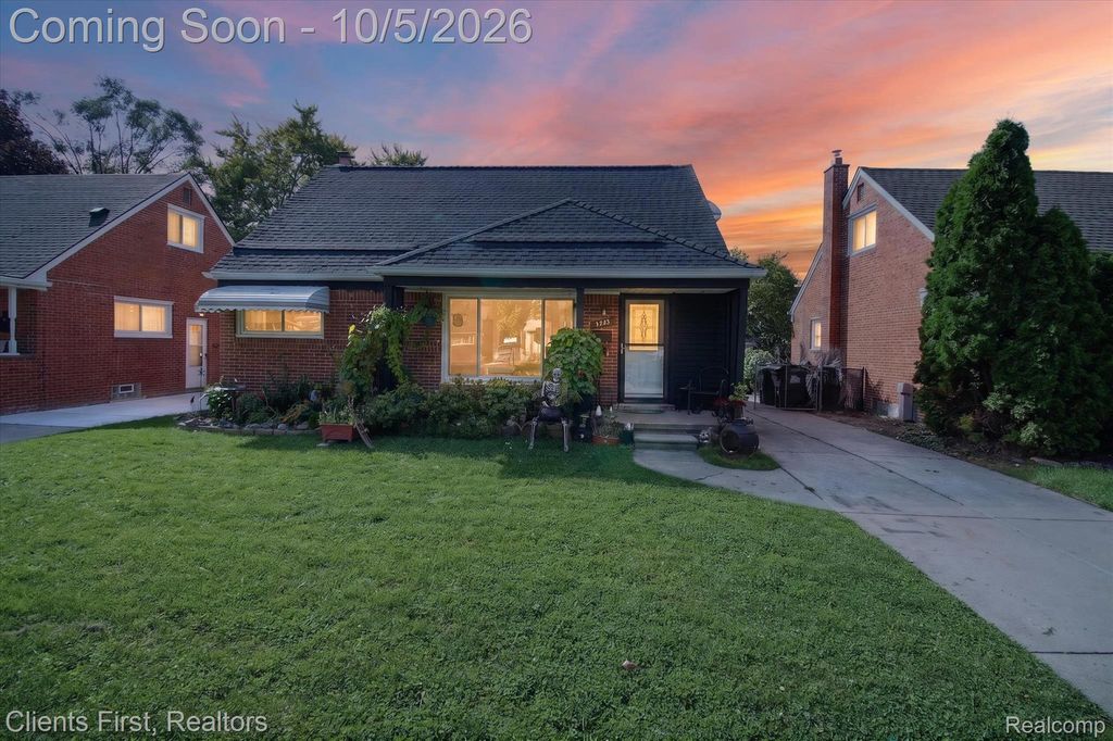 9012 Roosevelt Street, Taylor, MI 48180