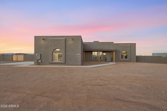 23008 W PEAKVIEW Road, Wittmann, AZ 85361