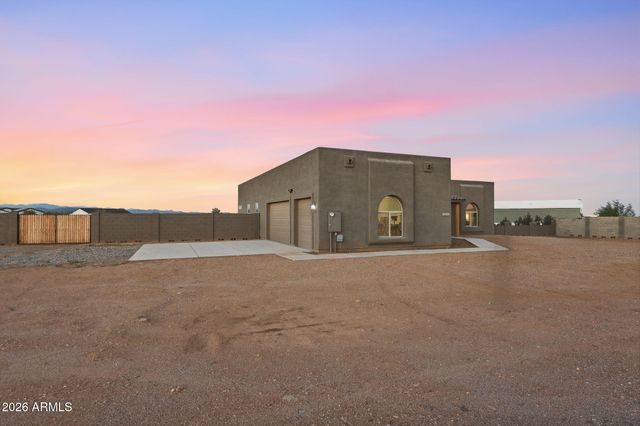 23008 W PEAKVIEW Road, Wittmann, AZ 85361