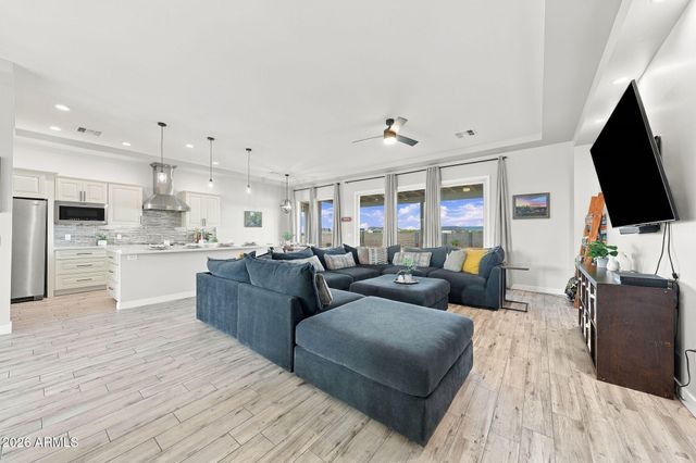 23008 W PEAKVIEW Road, Wittmann, AZ 85361