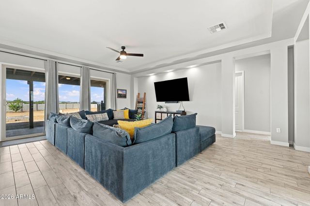 23008 W PEAKVIEW Road, Wittmann, AZ 85361