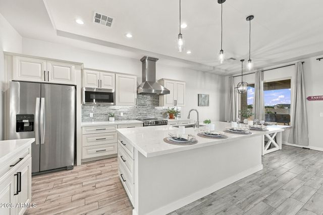 23008 W PEAKVIEW Road, Wittmann, AZ 85361