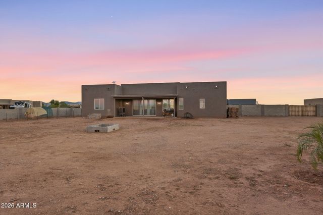 23008 W PEAKVIEW Road, Wittmann, AZ 85361