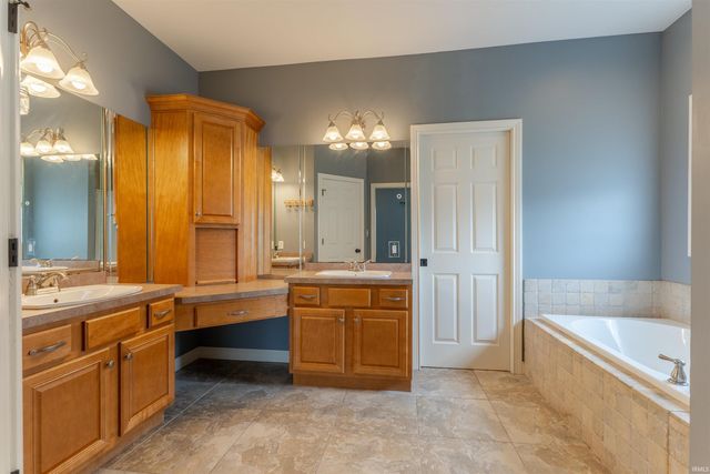 4448 Scarlet Hill, Evansville, IN 47725