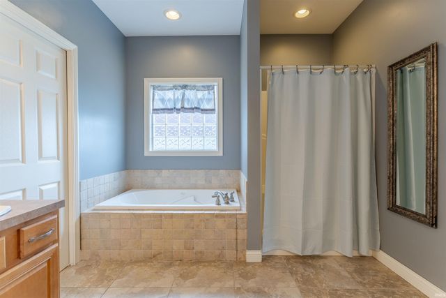4448 Scarlet Hill, Evansville, IN 47725