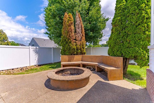4448 Scarlet Hill, Evansville, IN 47725
