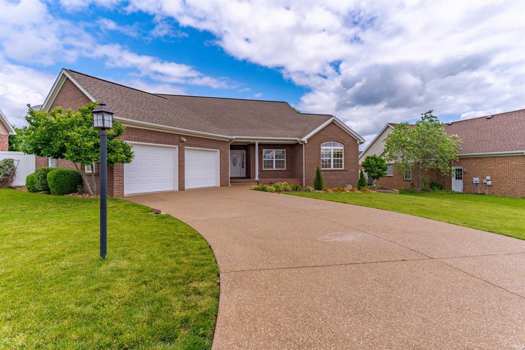 4448 Scarlet Hill, Evansville, IN 47725