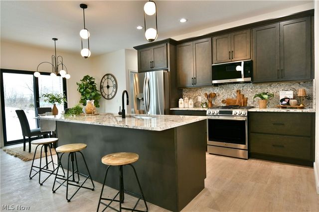 248 Robbies Run, Cortland, OH 44410