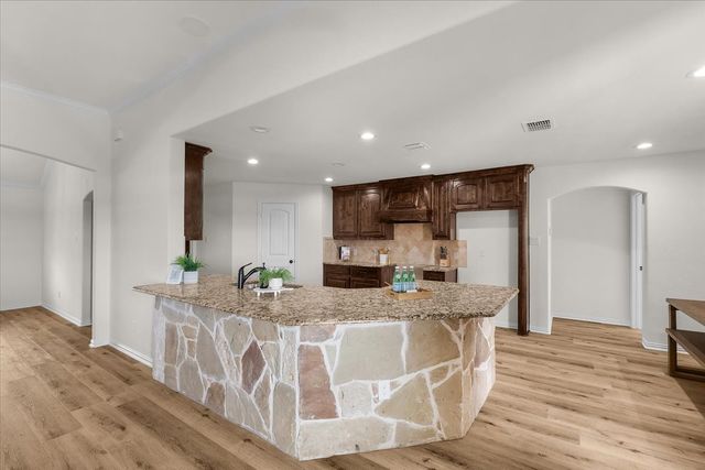 304 Canales Road, Nevada, TX 75173
