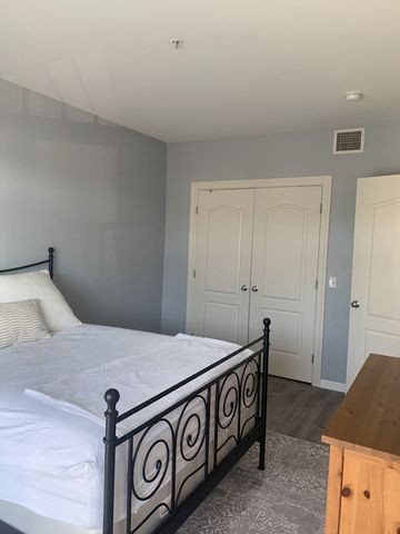 614 Pond St 1214, Braintree, MA 02184